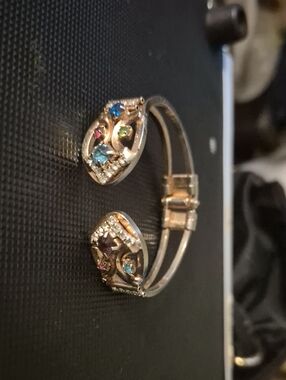 Vintage Gold Tone Grapevine Rhinestone Hinged Cuff Clamper Bracelet